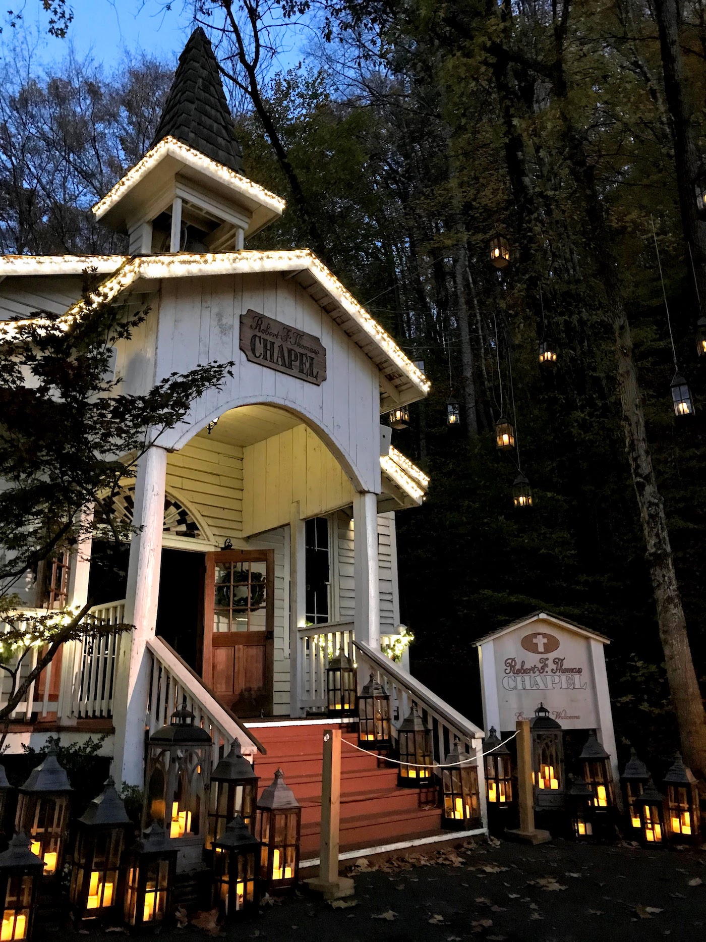 Christmas at Dollywood Ultimate Guide for First Timers